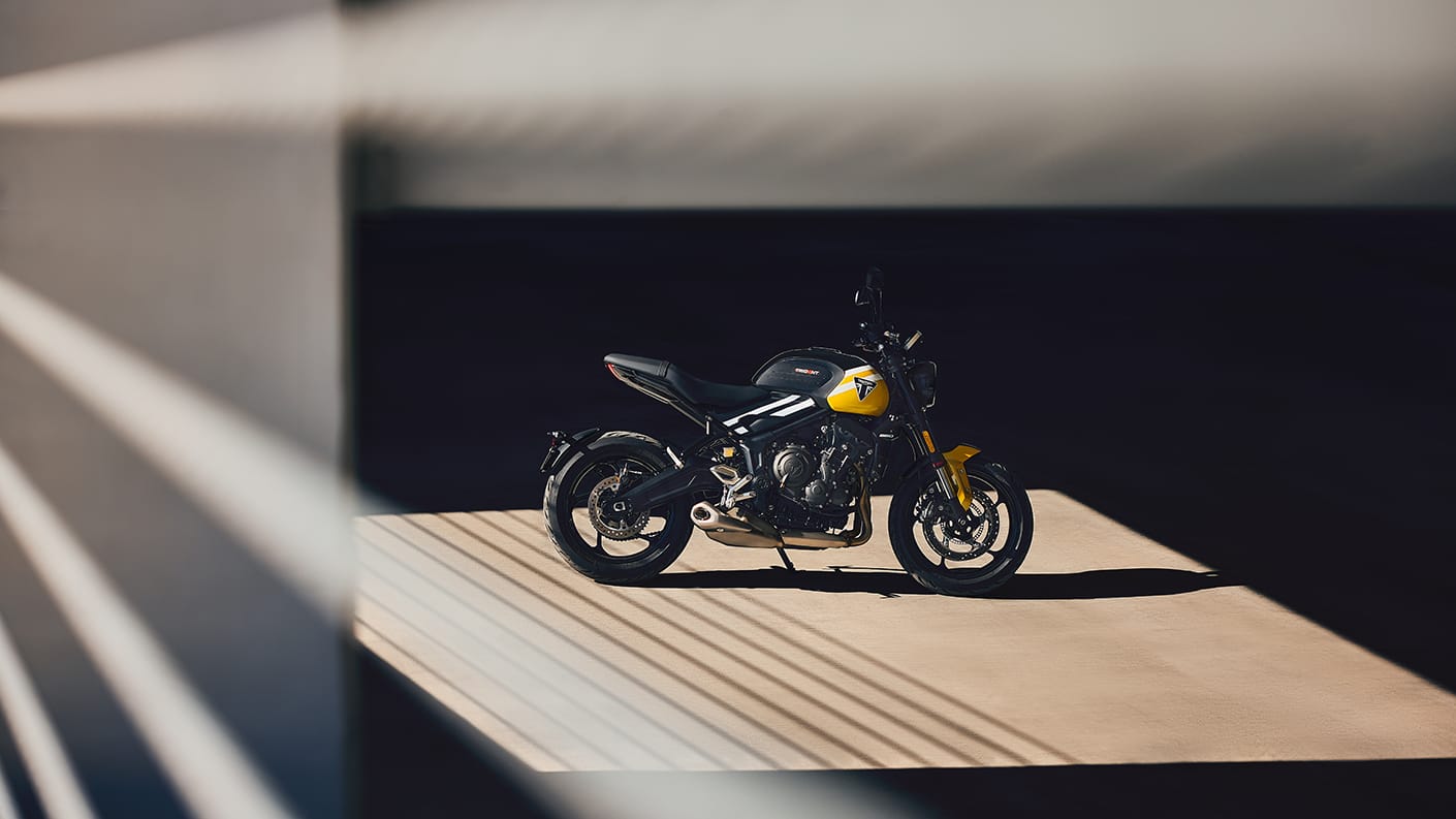 Triumph Trident 660 in Cosmic Yellow