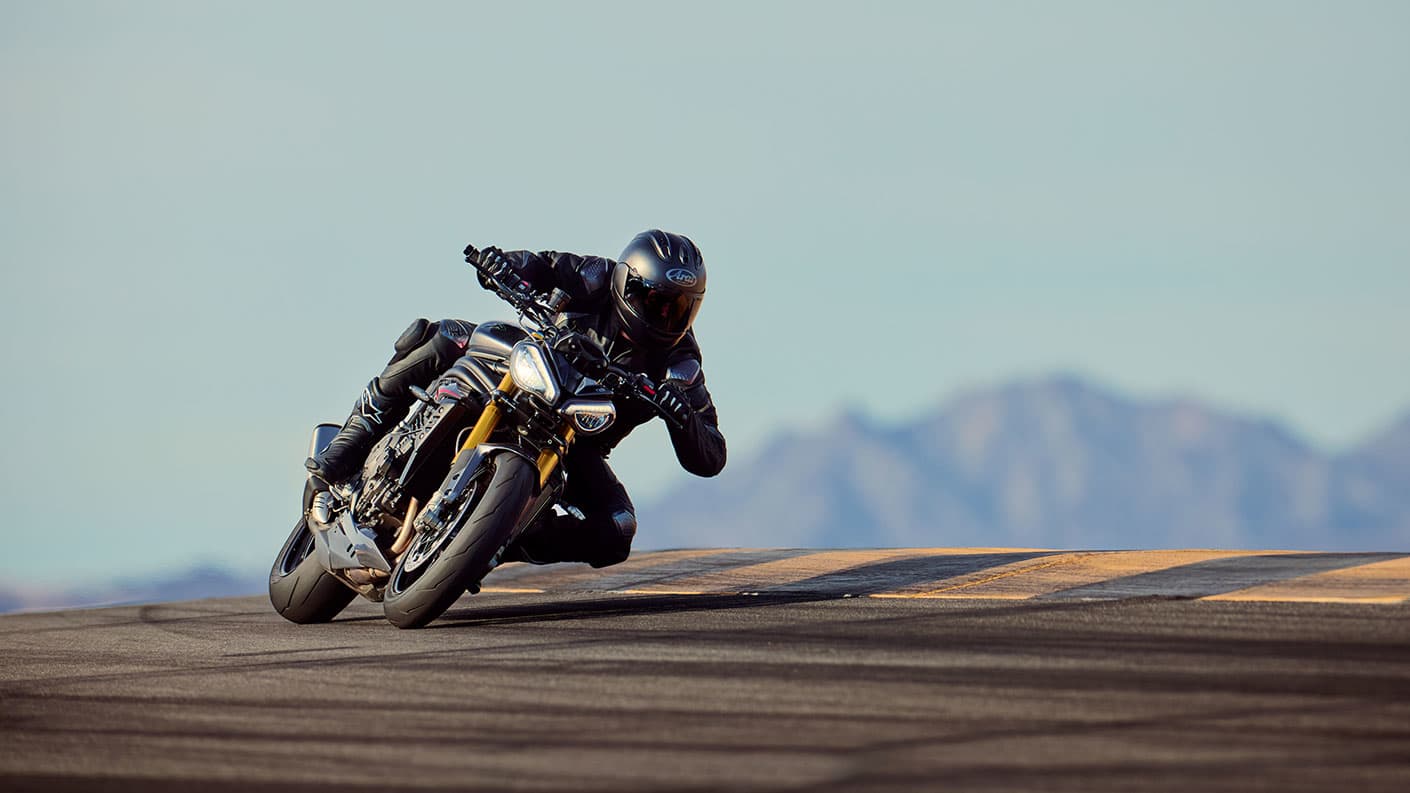 Triumph Speed Triple 1200 RS performance ride