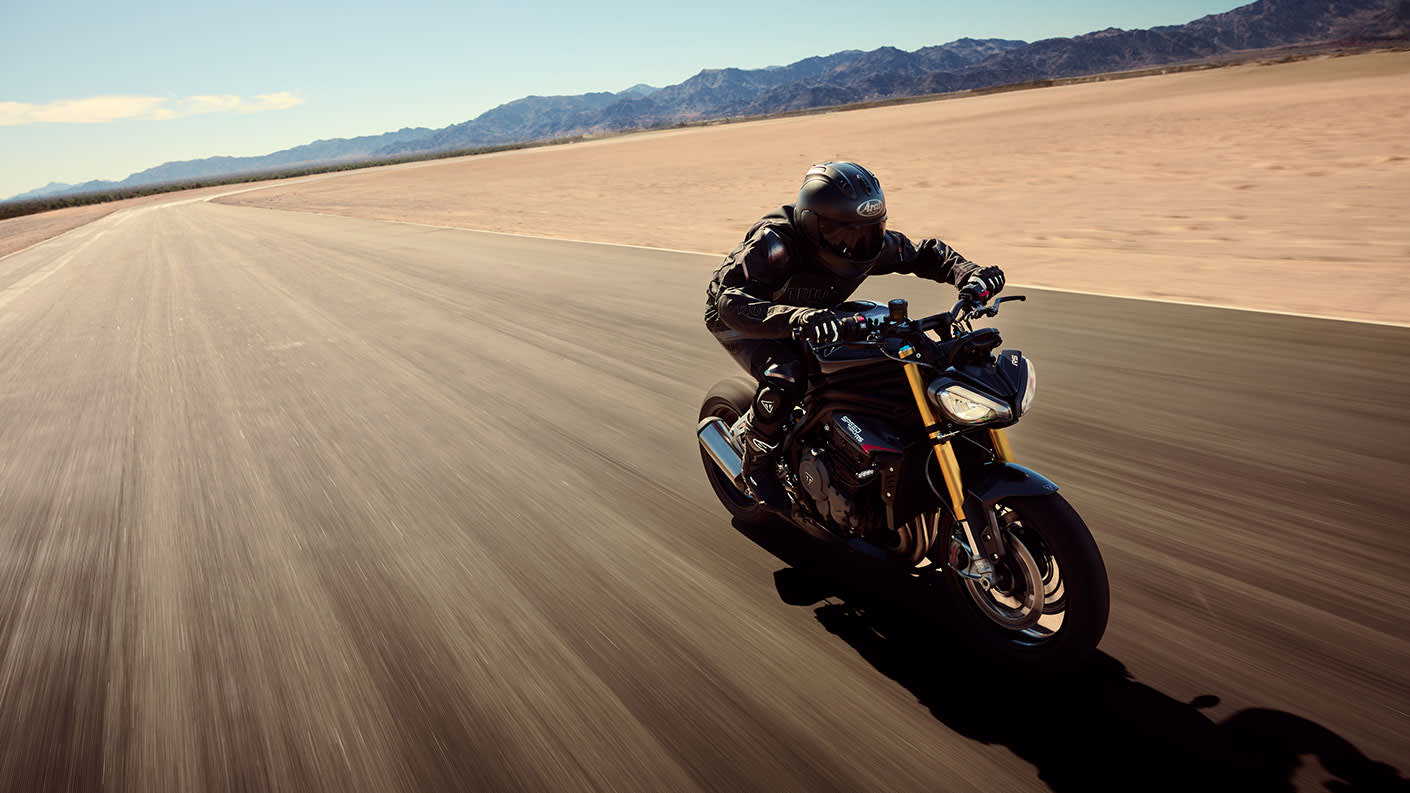 Triumph Speed Triple 1200 RS ride with speed